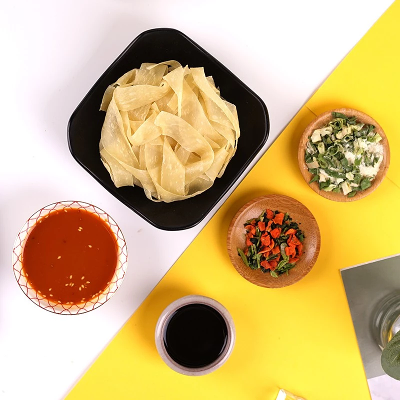 AH KUAN Hot & Spicy Red Oil Broad Noodle 阿宽红油面皮 桶装 - Image 9